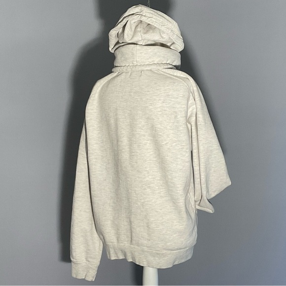 Carbon Size Medium Gray Hoodie With Drawstring Turtle Neck Thick Soft Material - Picture 13 of 16